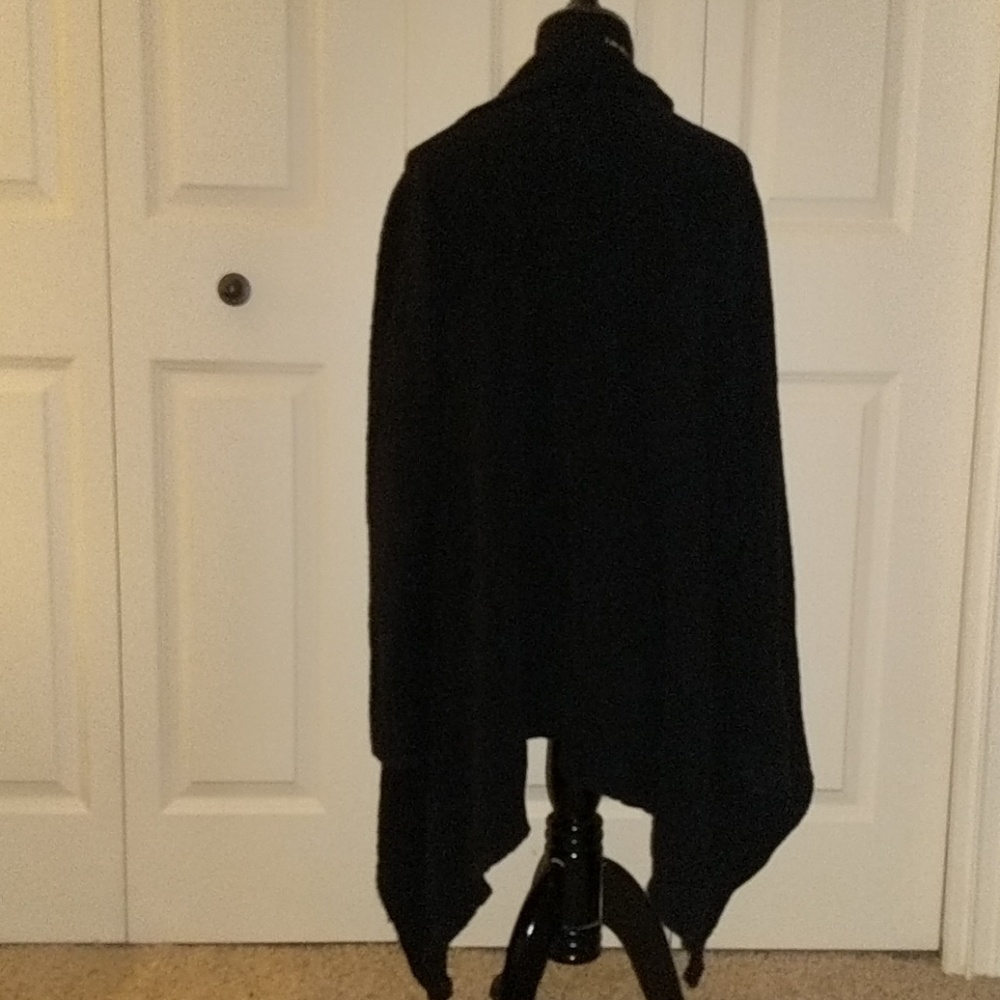Black Sweater - Picture 3 of 4